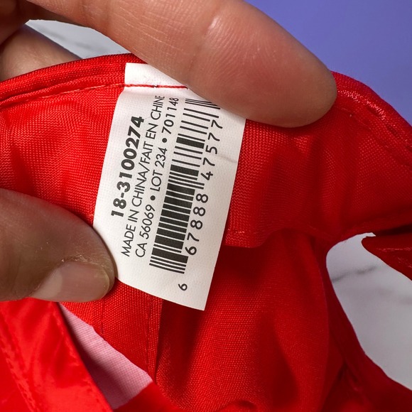 Red Canada Baseball Cap Sparkle Script Maple Leaf Souvenir‎ Adjustable Hat NWT - Picture 7 of 8